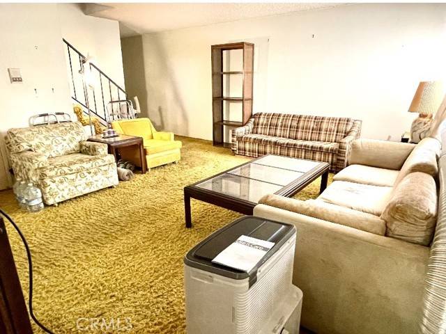 Inglewood, CA 90302,933 Cedar 14