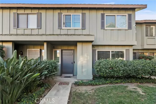 20120 Runnymede ST 15, Canoga Park, CA 91306