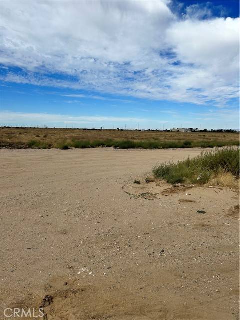 1 Old Mine RD, Apple Valley, CA 92308