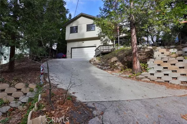 Crestline, CA 92325,24887 Felsen DR