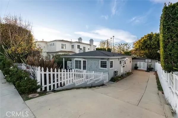 2825 N Valley DR, Manhattan Beach, CA 90266