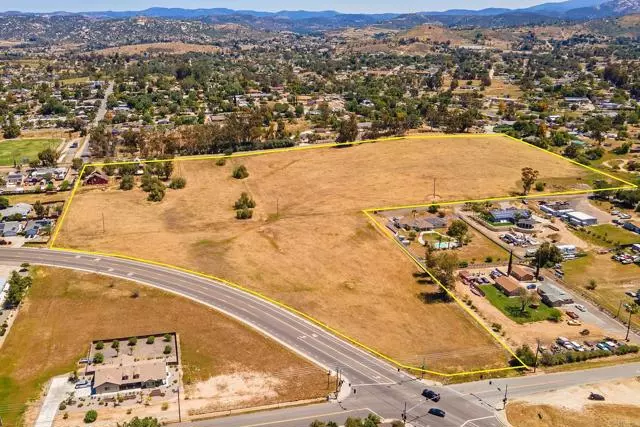 Ramona, CA 92065,915 9TH ST