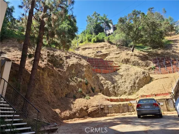5894 Lorae PL, Los Angeles, CA 90068