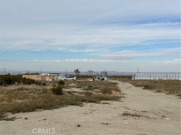 2224 Palmdale Rd, Pinon Hills, CA 92372