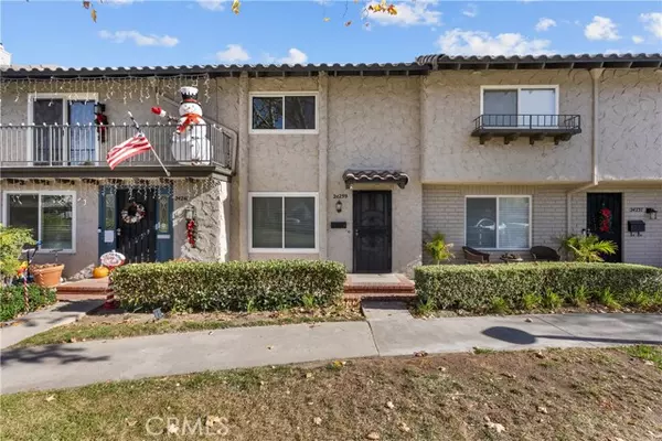 24239 La Glorita CIR, Newhall, CA 91321