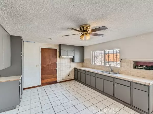 San Bernardino, CA 92407,2505 San Carlo AVE