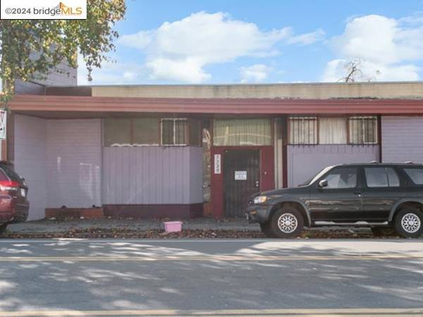 7729 Macarthur Blvd, Oakland, CA 94605