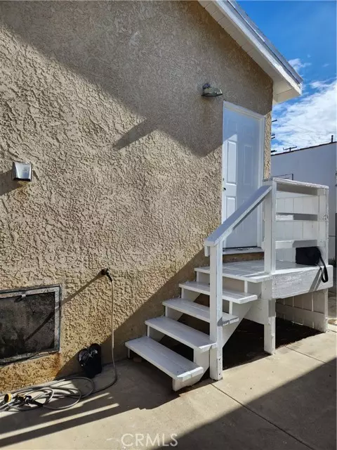 Sunland, CA 91040,10523 Woodward AVE