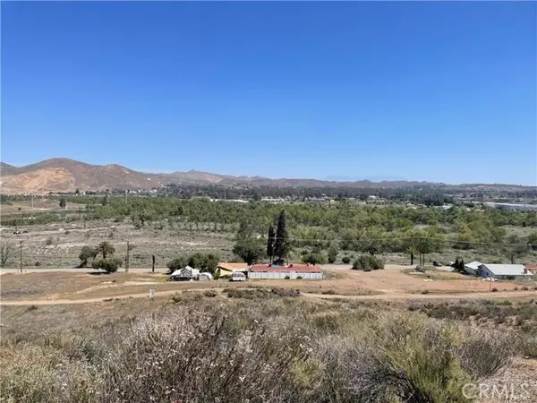Lake Elsinore, CA 92530,19 Bay AVE