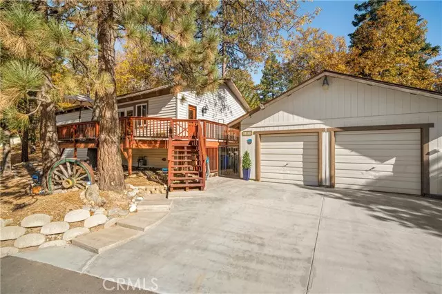 32787 Cougar LN, Arrowbear, CA 92382