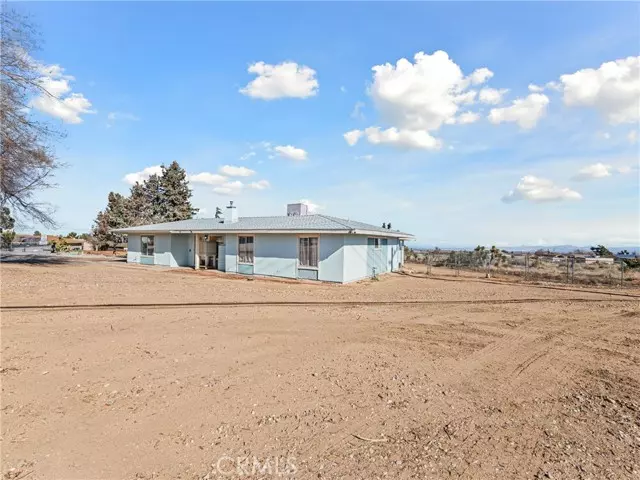 9315 Sierra Vista RD, Phelan, CA 92371