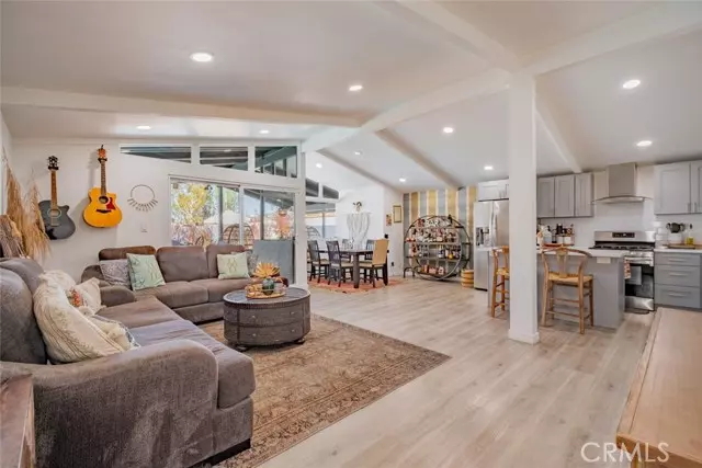 6413 Wystone AVE, Reseda, CA 91335