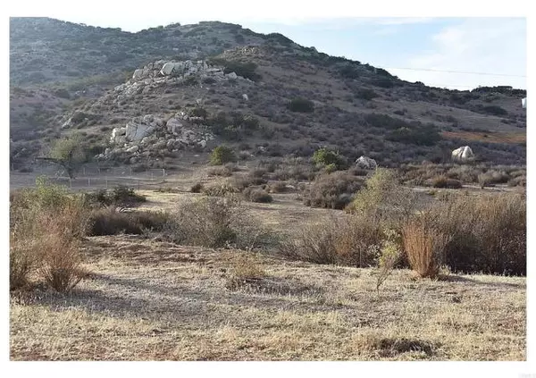 El Cajon, CA 92019,14720 Quail Haven LN