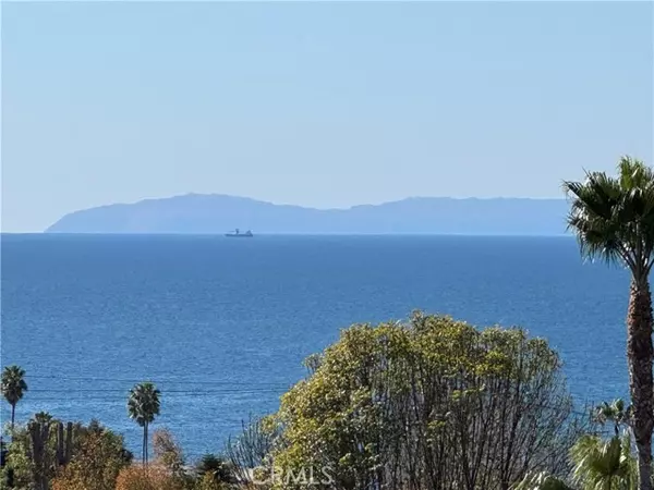 Laguna Beach, CA 92651,670 Thalia ST