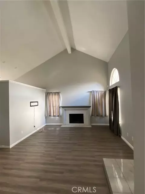 Corona, CA 92879,378 Glacier CIR