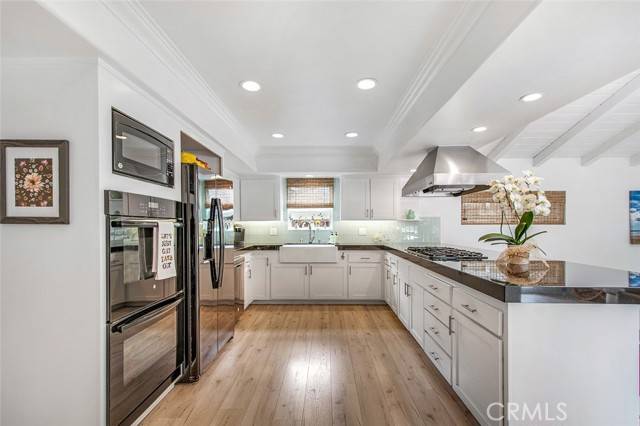 Newport Beach, CA 92660,337 Cherry Tree LN