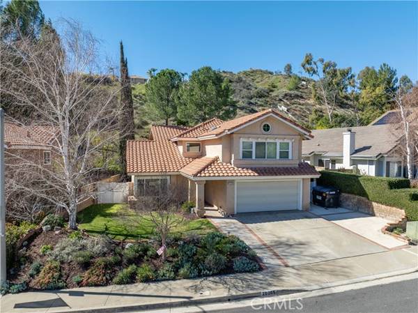 28081 Caraway LN, Saugus, CA 91350