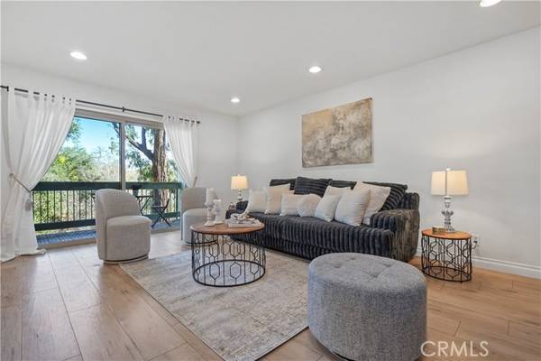 4762 Park Granada 267, Calabasas, CA 91302