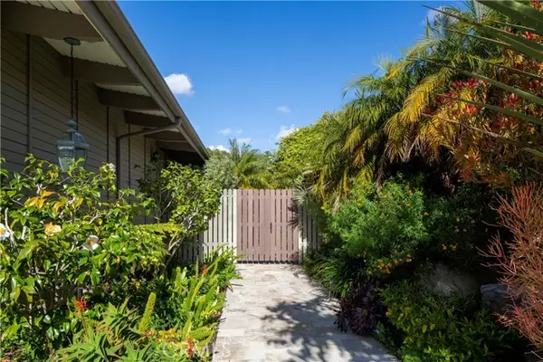 Corona Del Mar, CA 92625,327 Milford DR