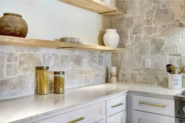 Pacific Palisades, CA 90272,15340 Albright ST 207