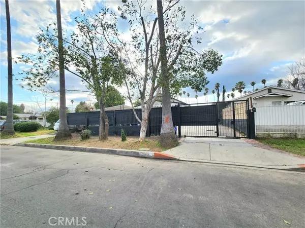 Canoga Park, CA 91303,7421 Remmet AVE