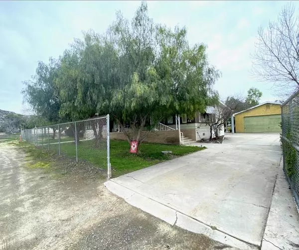 Homeland, CA 92548,33275 Inyo RD