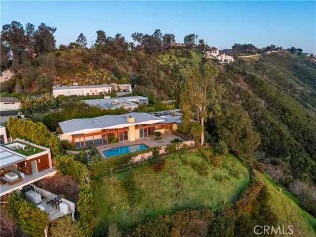 Beverly Hills, CA 90210,1470 Laurel WAY