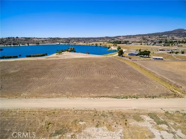 Aguanga, CA 92536,374 Lakefront Dr