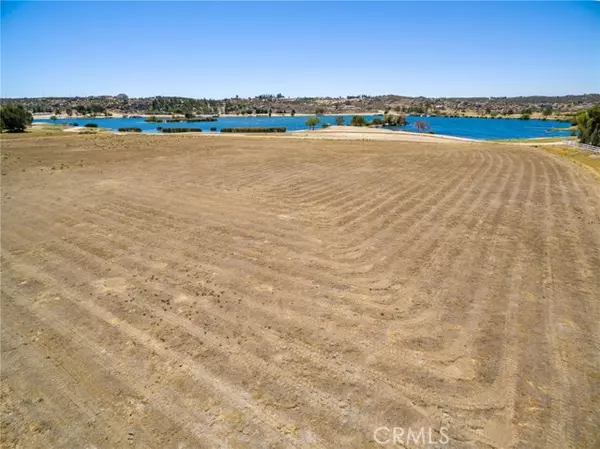 Aguanga, CA 92536,374 Lakefront Dr