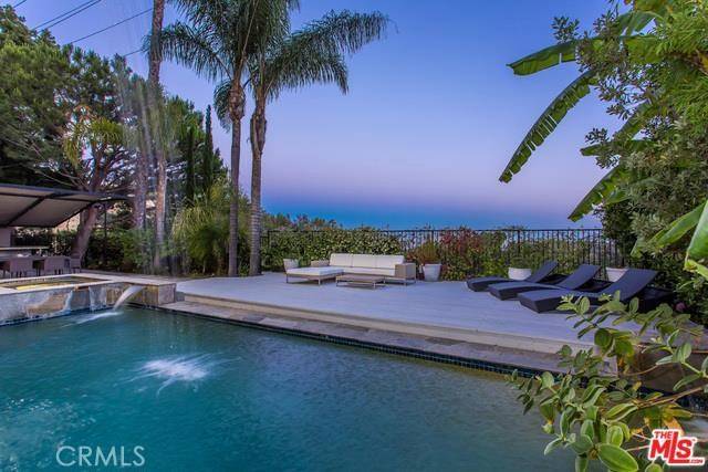 7218 Mulholland DR, Los Angeles, CA 90068