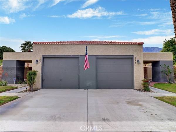 1221 Sunflower LN, Palm Springs, CA 92262