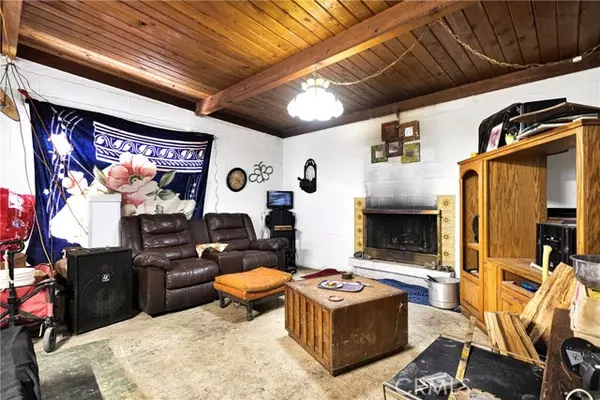 Lucerne Valley, CA 92356,6757 Meehlies RD