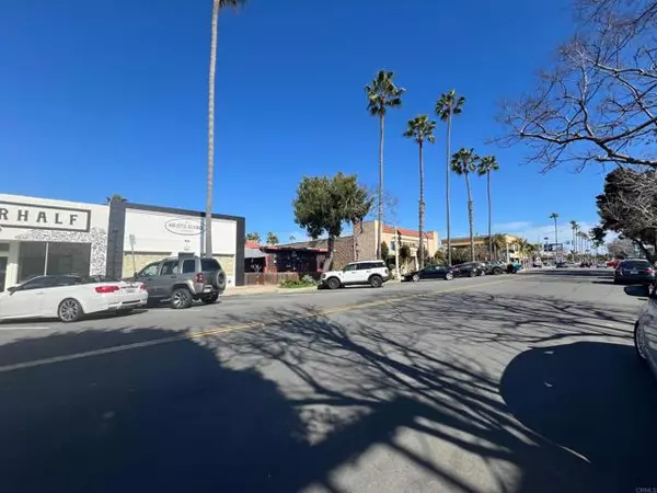 San Diego, CA 92107,4844 Voltaire ST