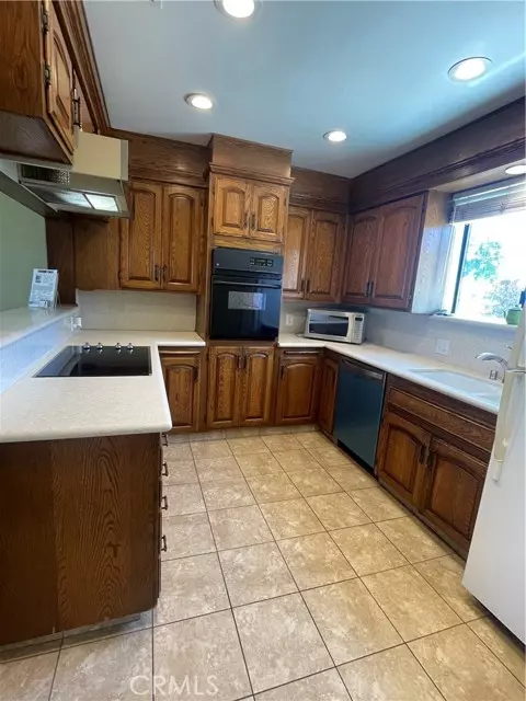 Alhambra, CA 91801,808 Violeta DR