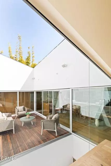 Pacific Palisades, CA 90272,16544 Akron ST