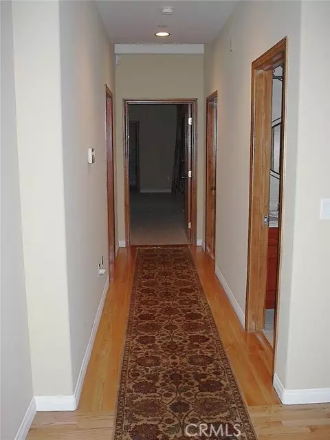 Glendale, CA 91206,2124 Glen Ivy DR