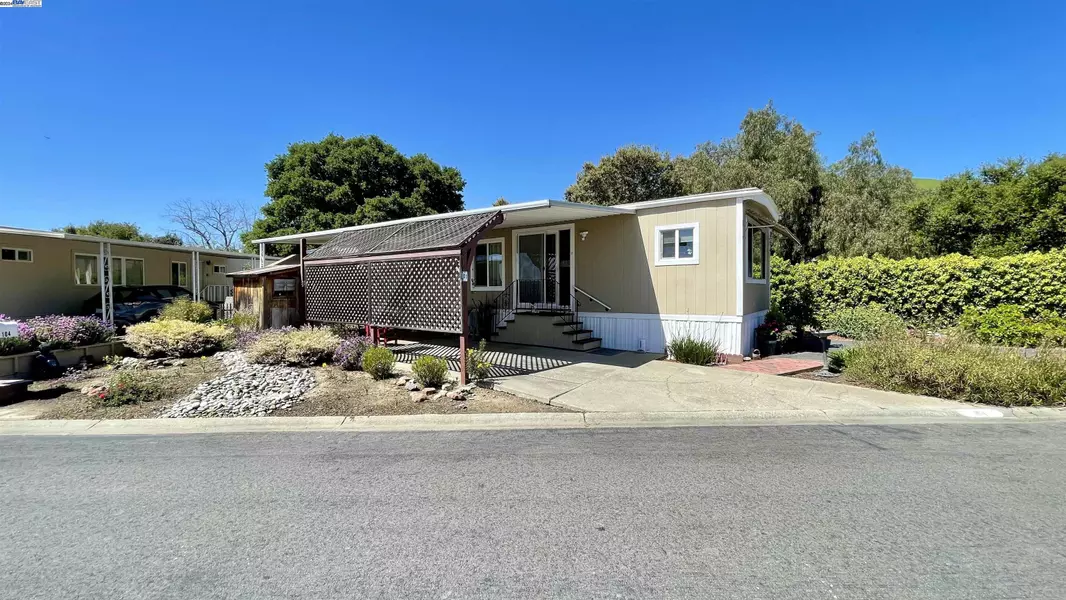 711 Old Canyon Rd 104, Fremont, CA 94536