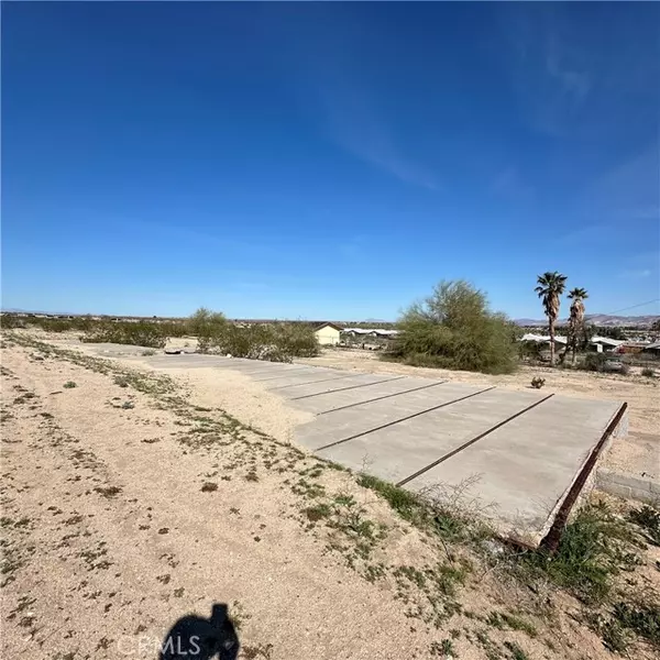 Twentynine Palms, CA 92277,6136 Adobe RD