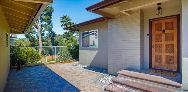 Sunland, CA 91040,10335 Valley Glow DR