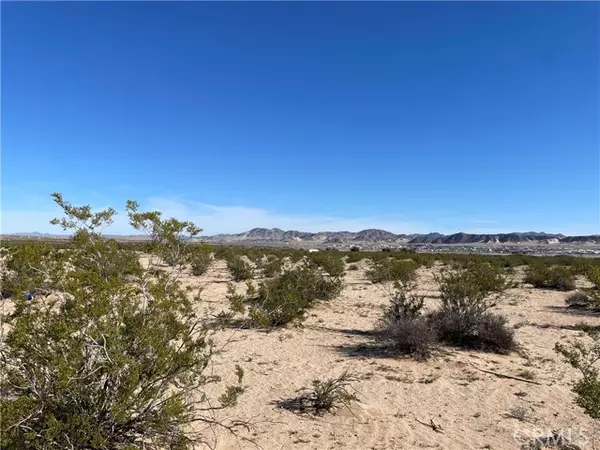 Twentynine Palms, CA 92277,72720 Sunny Sands DR