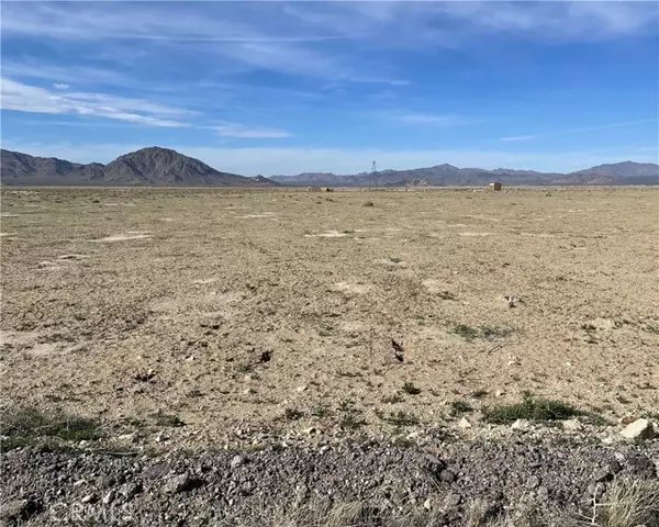 Lucerne Valley, CA 92356,4 Lake ST