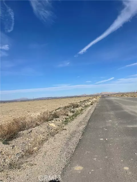 Lucerne Valley, CA 92356,4 Lake ST