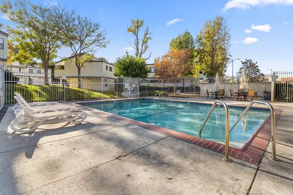 Sunland, CA 91040,10508 Sunland BLD 1