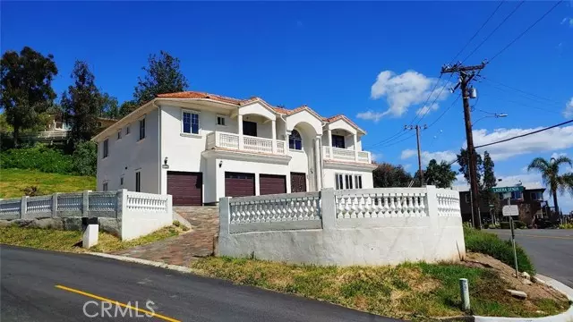 10422 Ladera Senda, Santa Ana, CA 92705