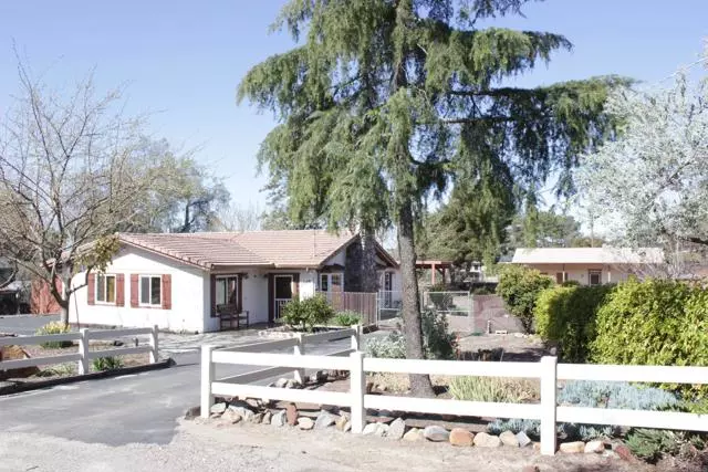 3145 E Victoria Dr, Alpine, CA 91901