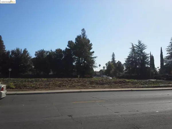 Sacramento, CA 95823,7200 Meadowgate Dr