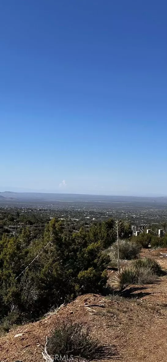 Pinon Hills, CA 92372,0 Silver Rock