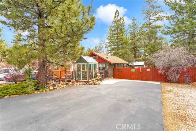 437 Moreno LN, Sugarloaf, CA 92386