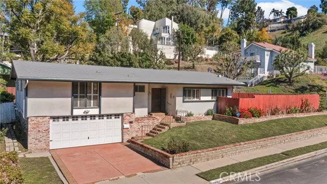 Woodland Hills, CA 91364,5304 Baza AVE