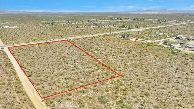 0 Ca-18, Phelan, CA 92372